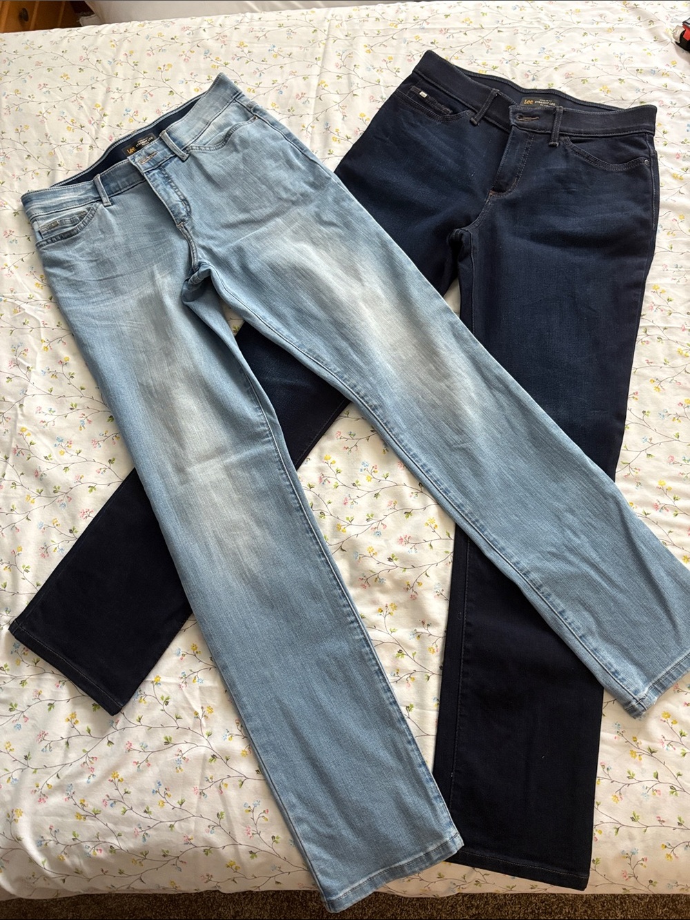 Lee Modern Straight Leg Jeans - Light Blue and Dark Blue (8 Tall) Bundle